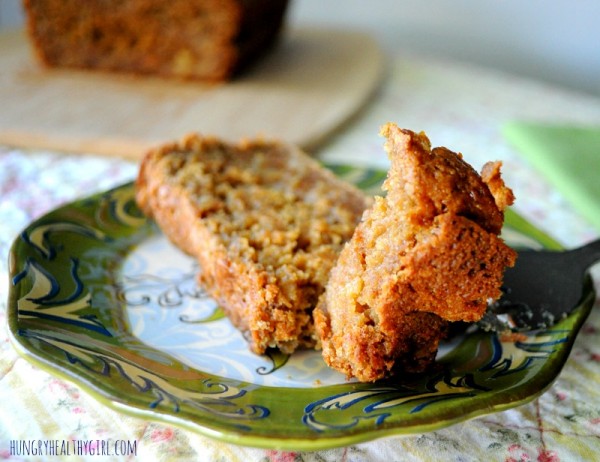 The most scrumptious healthy whole wheat applesauce bread!