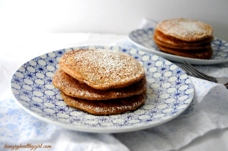 A recipe for healthy whole wheat gingerbread pancakes and the Elf on the Shelf makes mini pancakes | Hungry Healthy Girl