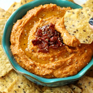 White Bean Chipotle Hummus- a smooth, creamy, guilt-free dip with the perfect kick of spice!