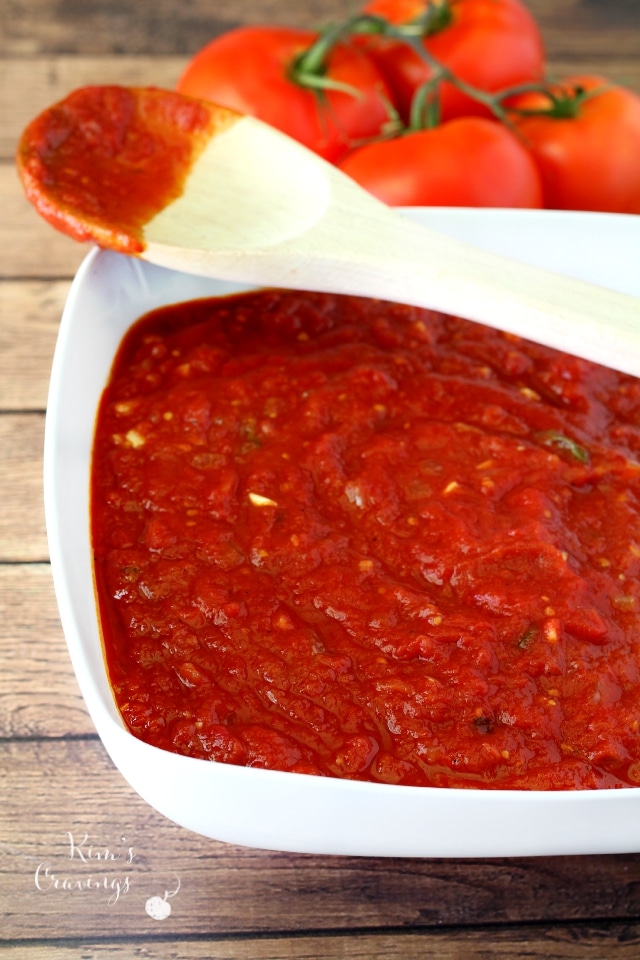 You're just a few simple ingredients from a large batch of clean-eating, nutritious and oh so easy healthy tomato sauce!