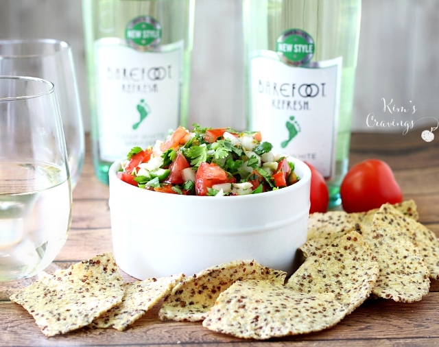 Super easy homemade salsa recipe- made with fresh tomatoes, onion and cilantro