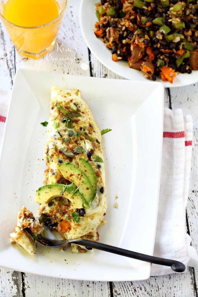 This Sweet Potato Black Bean Egg White Omelet is the ultimate clean-eating Fall breakfast meal!