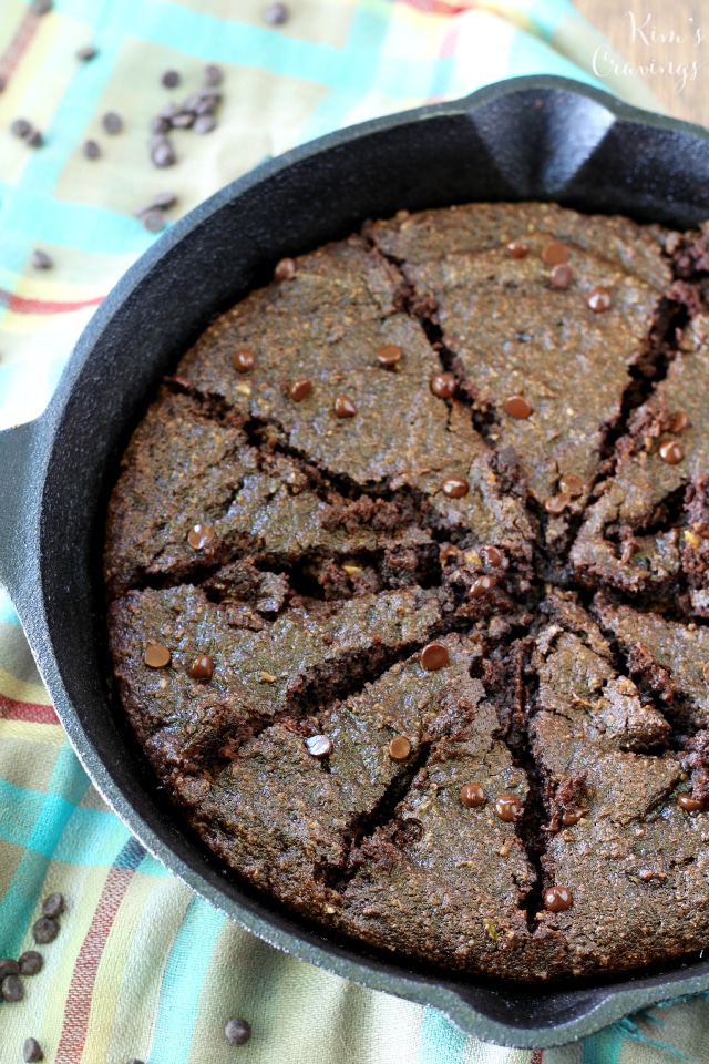 Ooey, gooey, irresistible simple skillet avocado brownies baked up in an iron skillet for extra deliciousness! (paleo, grain-free and dairy-free)