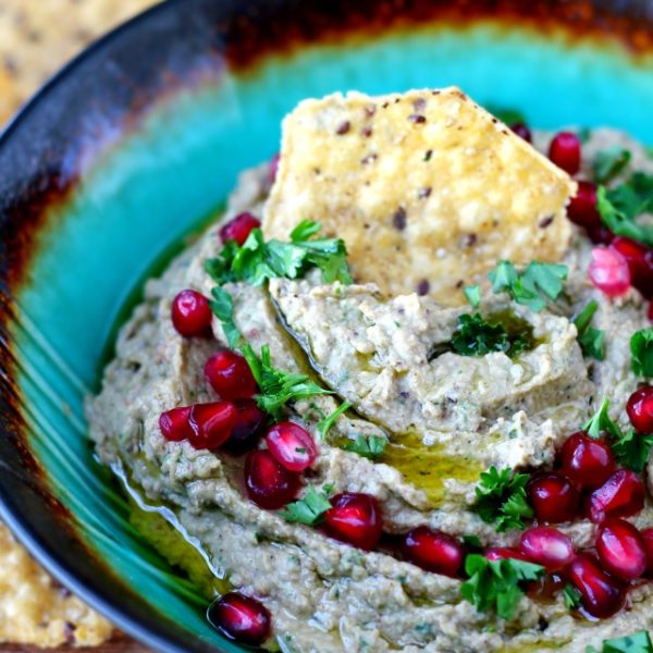 Festive black-eyed pea hummus, just in time to welcome in the New Year with a healthy dose of good luck! (vegan, gluten-free, dairy-free)