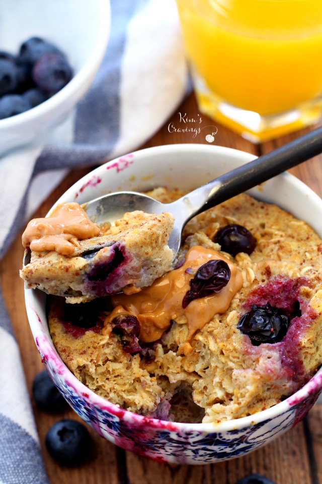 3 Minute Blueberry Banana Microwave "Baked" Oatmeal in a Mug- quick, easy and oh so scrumptious!