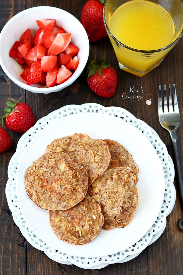 Three Ingredient Oat Pancakes for One- the perfect quick, easy, satisfying breakfast for one that's super scrumptious too!
