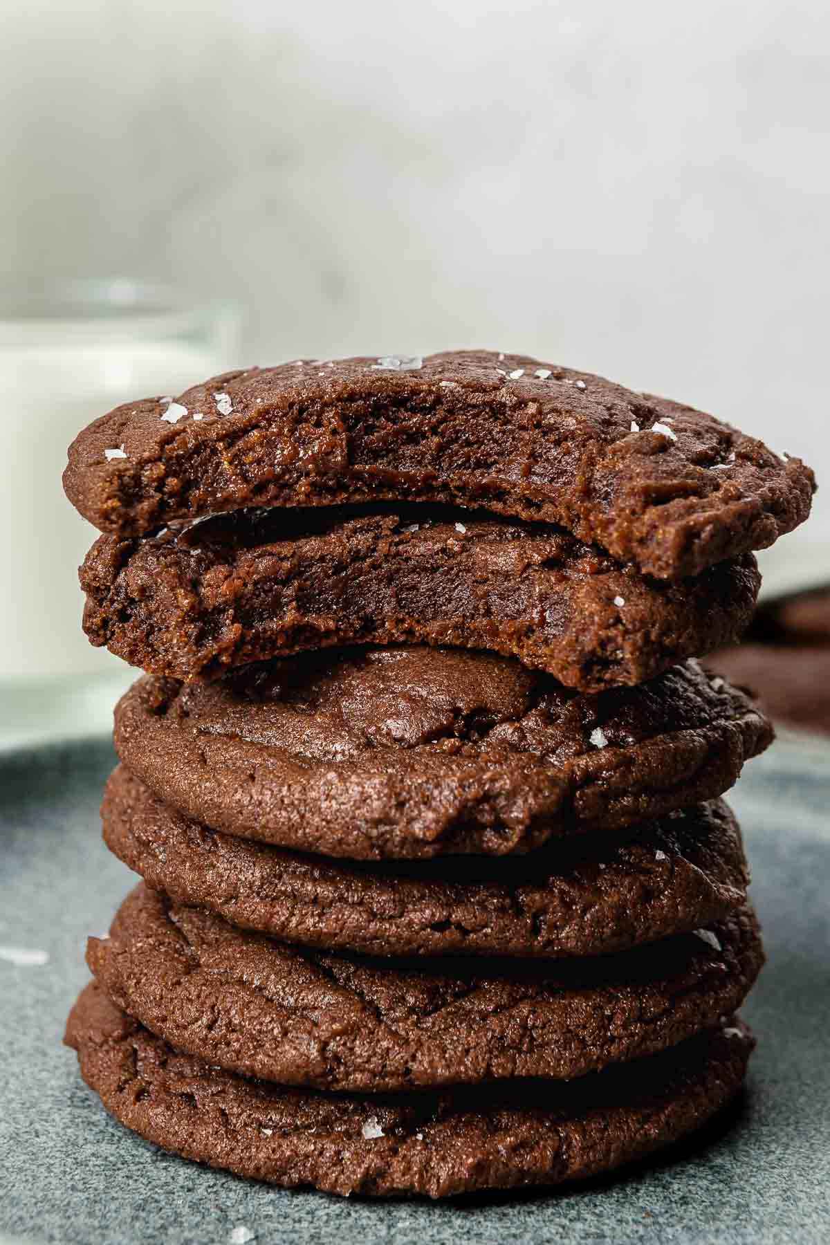 Six chocolate cookies stacked.