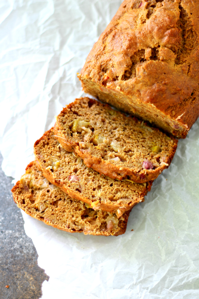 Whole wheat rhubarb banana bread is made healthier with no refined sugar, butter or oil, but so soft and tender that you’d never be able to tell! The rhubarb adds a nice tart flavor, while the banana balances out the tart with a lovely sweetness.