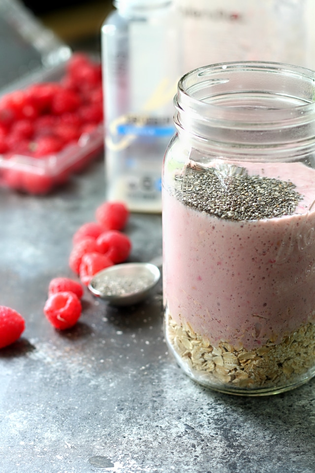 This gorgeous bowl of Vanilla Raspberry Overnight Oatmeal is just as incredibly tasty as it is beautiful and so easy too! (vegan & gluten-free)