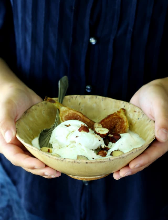 Spiced Roasted Figs Over Vanilla Ice Cream- luscious, creamy vanilla ice cream joined with caramelized, spiced figs and toasted hazelnuts will have your tastebuds dancing in delight!