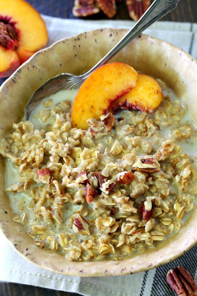 Peaches and Cream Oatmeal- a warming bowl of deliciousness and just what you need to get your day off to a fabulous start. (vegan and gluten free)