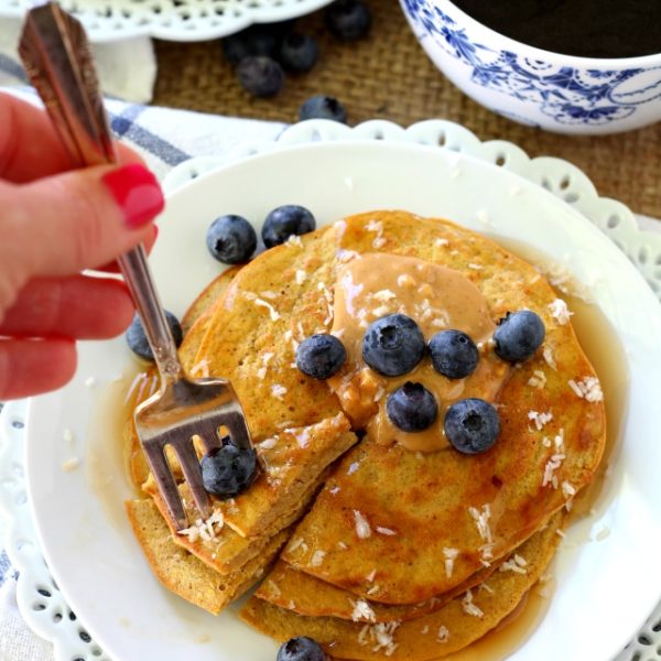 Flourless Pumpkin Protein Pancakes are perfect for autumn, so scrumptious, beyond easy to make and they have a great nutrition profile! (gluten-free & dairy-free)