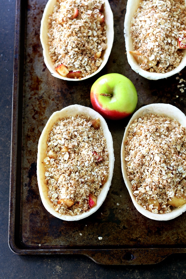 A sweet and comforting recipe for Easy Single-Serve Apple Crumble Bowls, that's so perfect for fall.