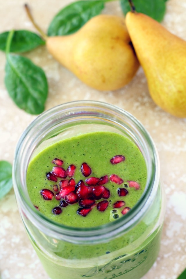 Holiday Detox Pear Smoothie is filled with fiber, antioxidants, and immune boosting nutrients for optimum health. The perfect recovery from loads of festive eats!