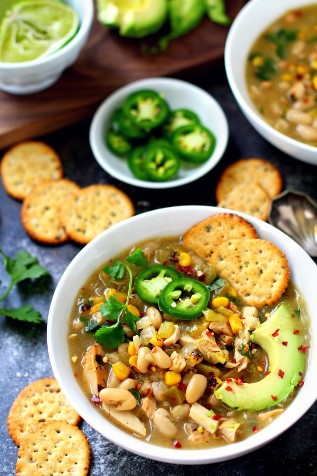A flavorful Skinny White Chicken Chili that makes you feel warm from the inside out and is so perfect served during the winter season! gluten-free & dairy-free