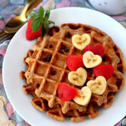 Flourless Strawberry Oatmeal Waffles - fluffy on the inside, crispy on the outside, perfectly sweet and delicious! The ultimate cozy breakfast! (gluten-free & dairy-free)