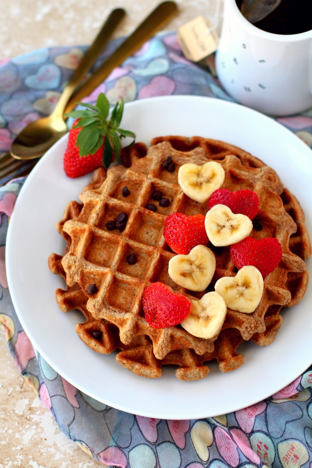 Flourless Strawberry Oatmeal Waffles - fluffy on the inside, crispy on the outside, perfectly sweet and delicious! The ultimate cozy breakfast! (gluten-free & dairy-free)