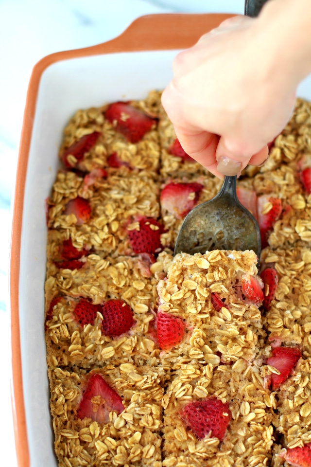 Skinny Strawberry Cheesecake Baked Oatmeal - both ultra decadent and dessert-like, but healthy enough for breakfast! {gluten-free & dairy-free}
