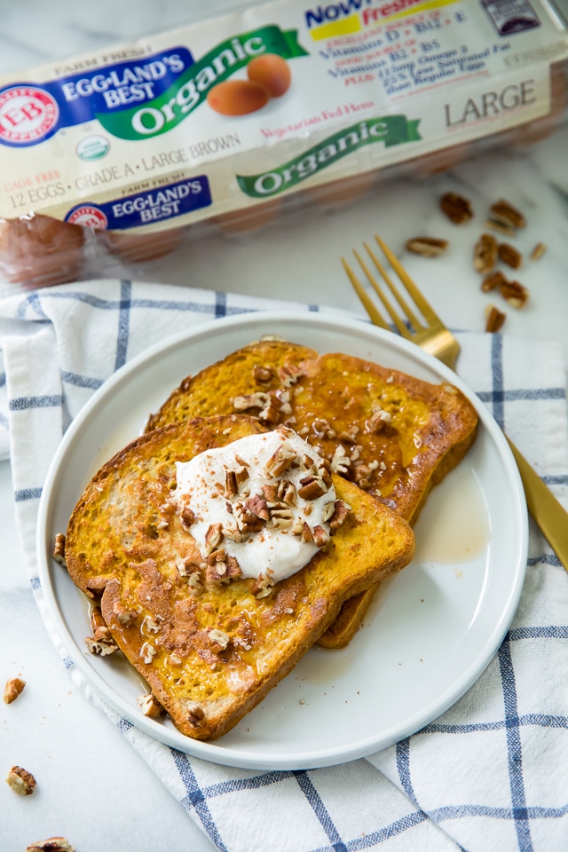 Skinny Single Serving Pumpkin French Toast - easy, yummy and cozy. The perfect fall morning meal and comfort food heaven at its finest! 