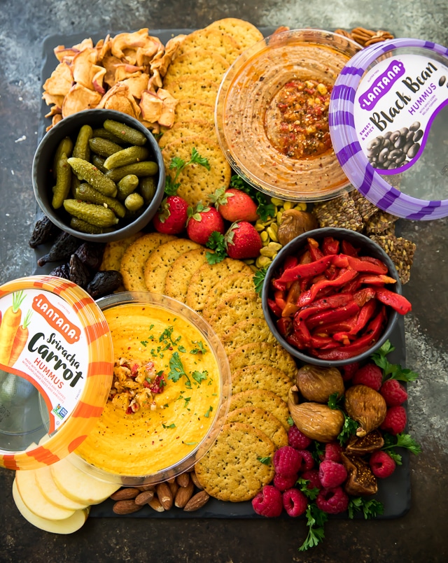 With holiday parties on the horizon, this hummus platter made easy is so perfect for all of your fun gatherings and celebrations! 