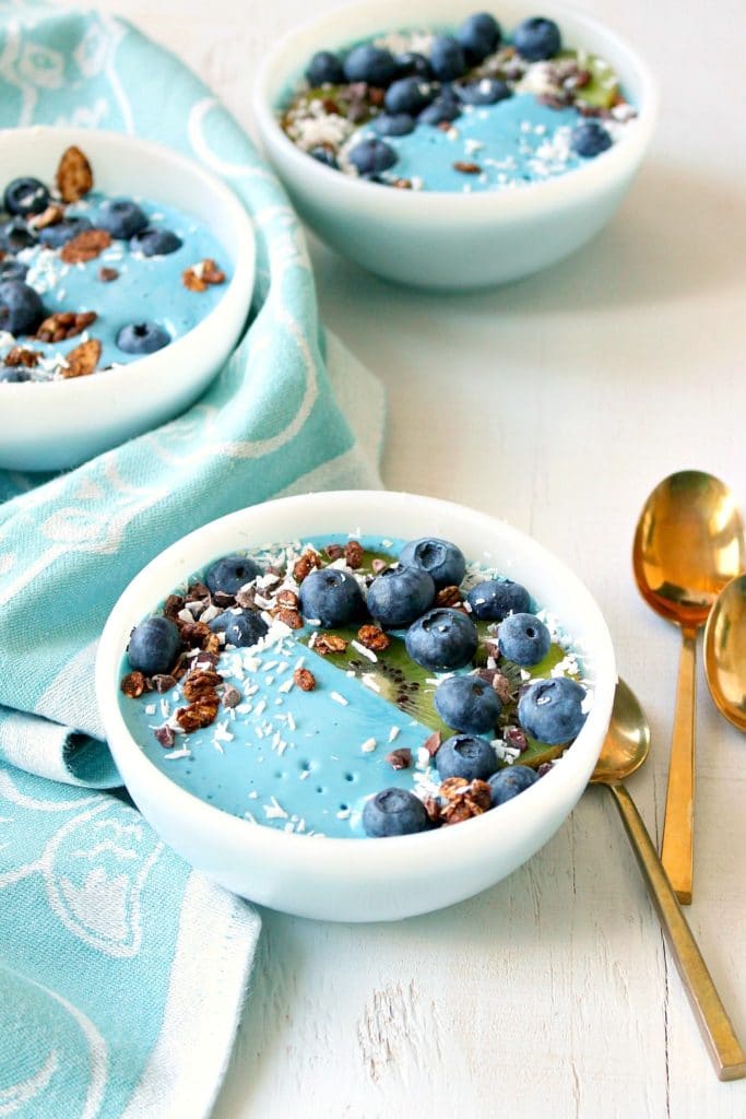 naturally blue smoothie bowl