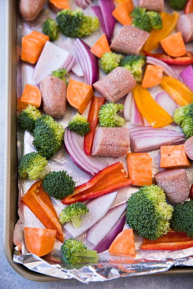 The Best Sheet Pan Recipe Ideas are easy, fast, made in just one pan and the choices are endless. These recipe ideas also make for the perfect meal prep options and/or weeknight dinners!