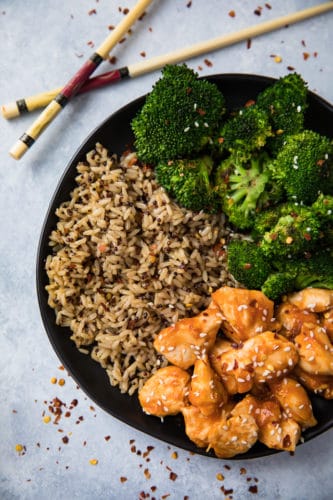This is one of those recipes you want in your back pocket for days when you need something on the table fast and you’d prefer it to be healthy, satisfying, and pretty if at all possible. Easy 15 Minute Skinny Orange Chicken to the rescue!