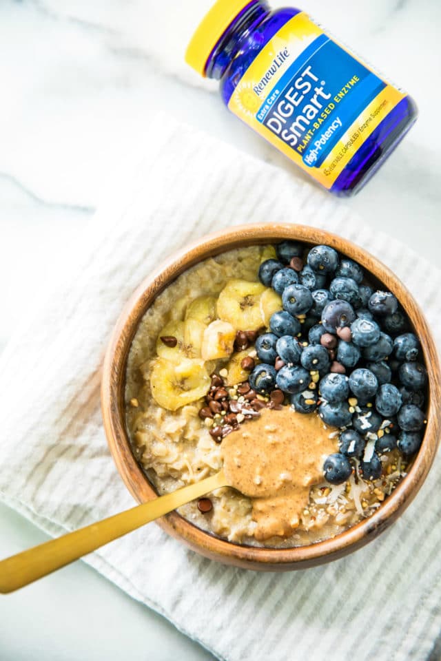 Treat yourself with a warm bowl of this delicious Easy Blueberry Banana Oatmeal! Healthy, super filling and ready in under 10 minutes, it’s the perfect breakfast recipe to fuel your morning.