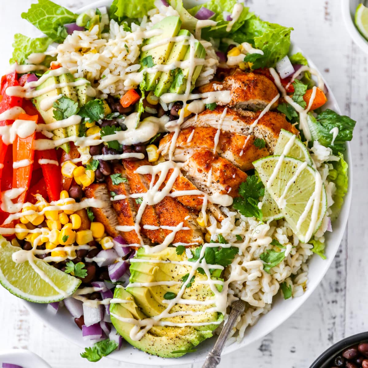 Healthy Fajita Chicken Burrito Bowls - Kim's Cravings