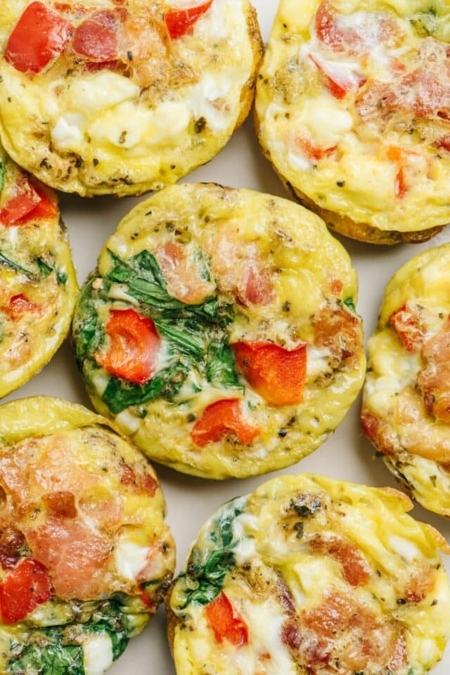 egg cups with bell pepper, spinach and bacon