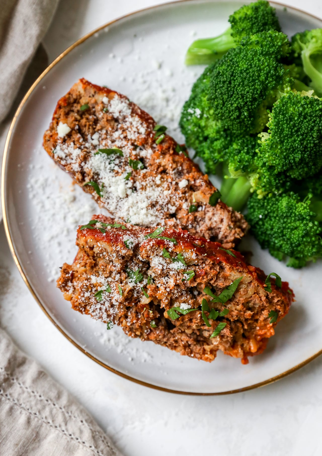 Easy Meatloaf Recipe - Kim's Cravings