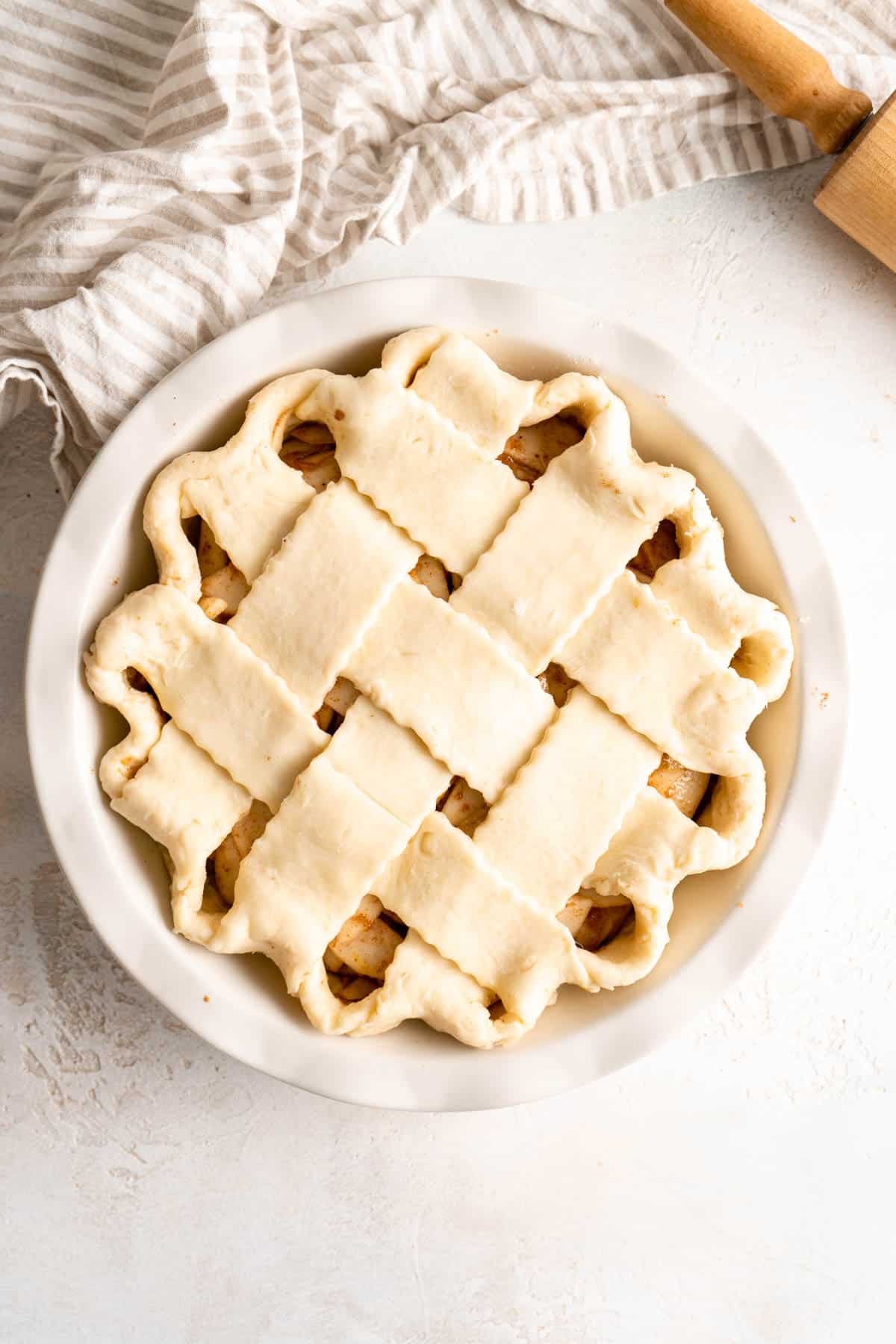 lattice pie crust over pears