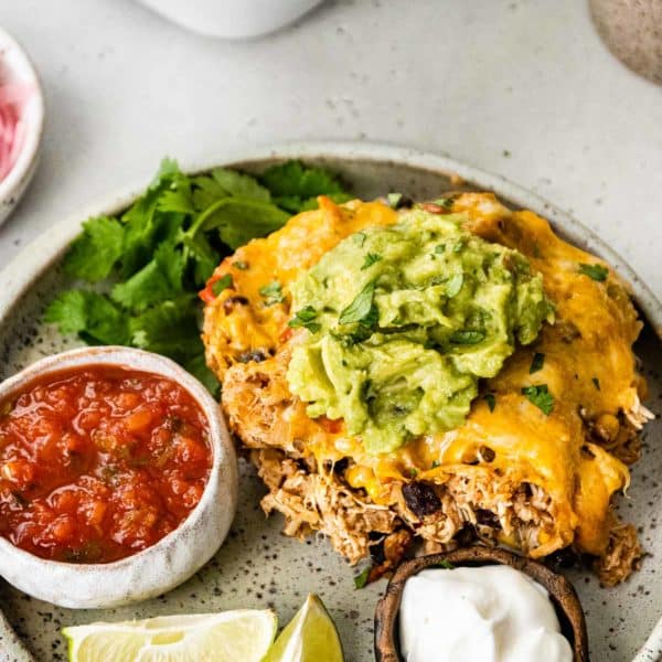 slow cooker mexican chicken topped with guacamole