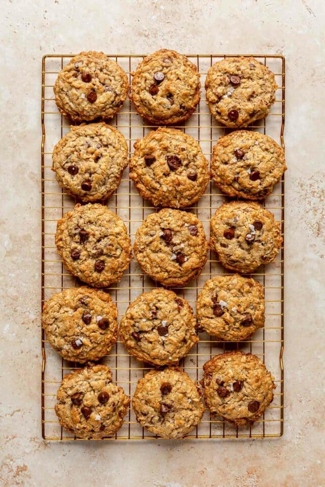 Baked cookies on a wire rack.
